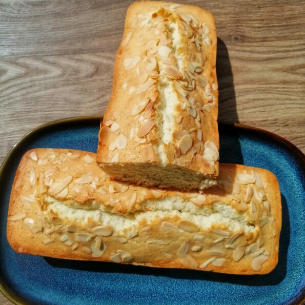 Gâteau moelleux aux amandes et à la fleur d'oranger